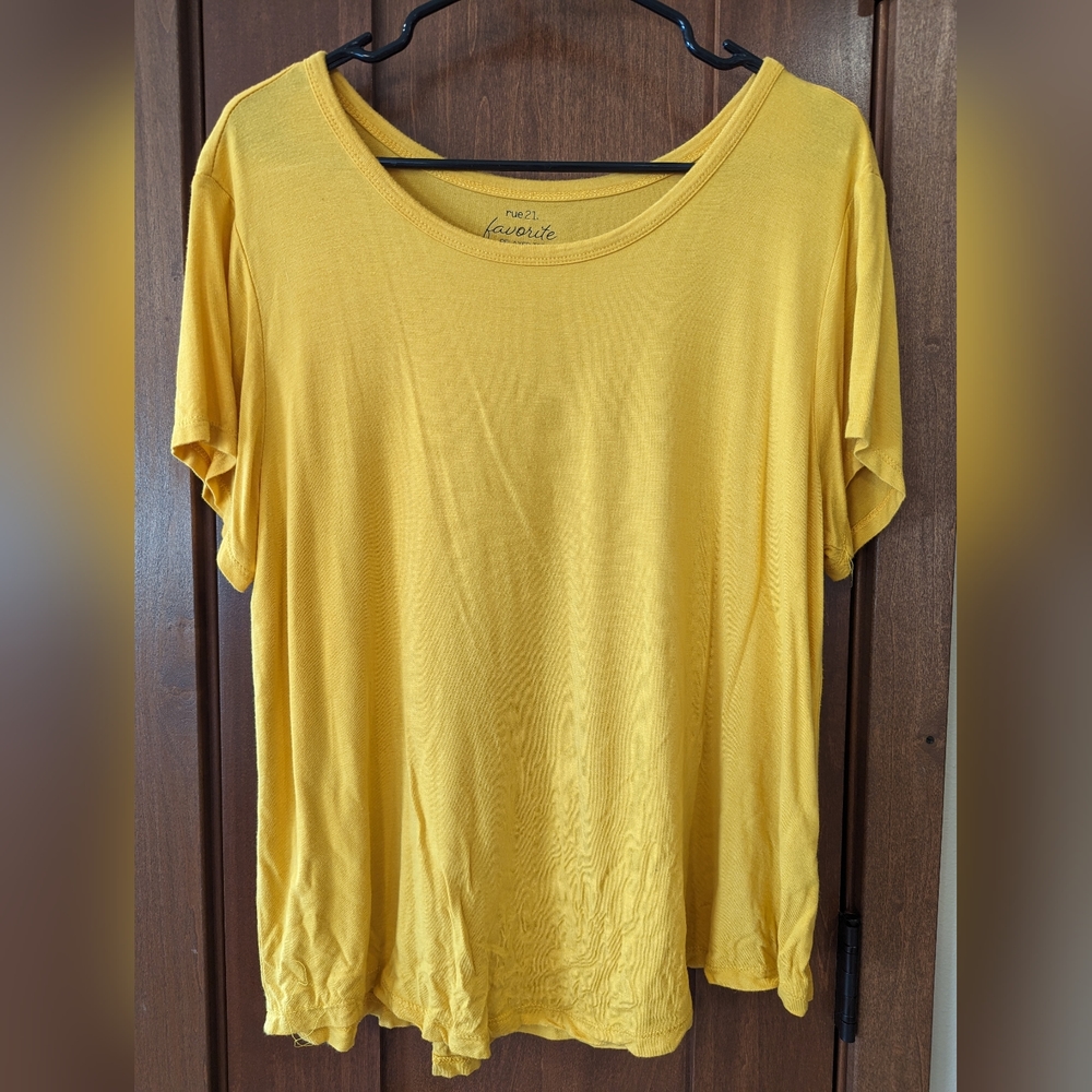 Rue21 flowy tee